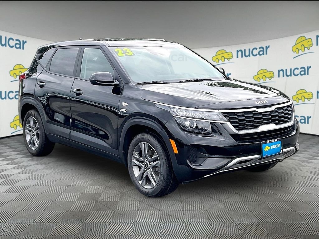 Used 2023 Kia Seltos LX AWD/4WD image 1