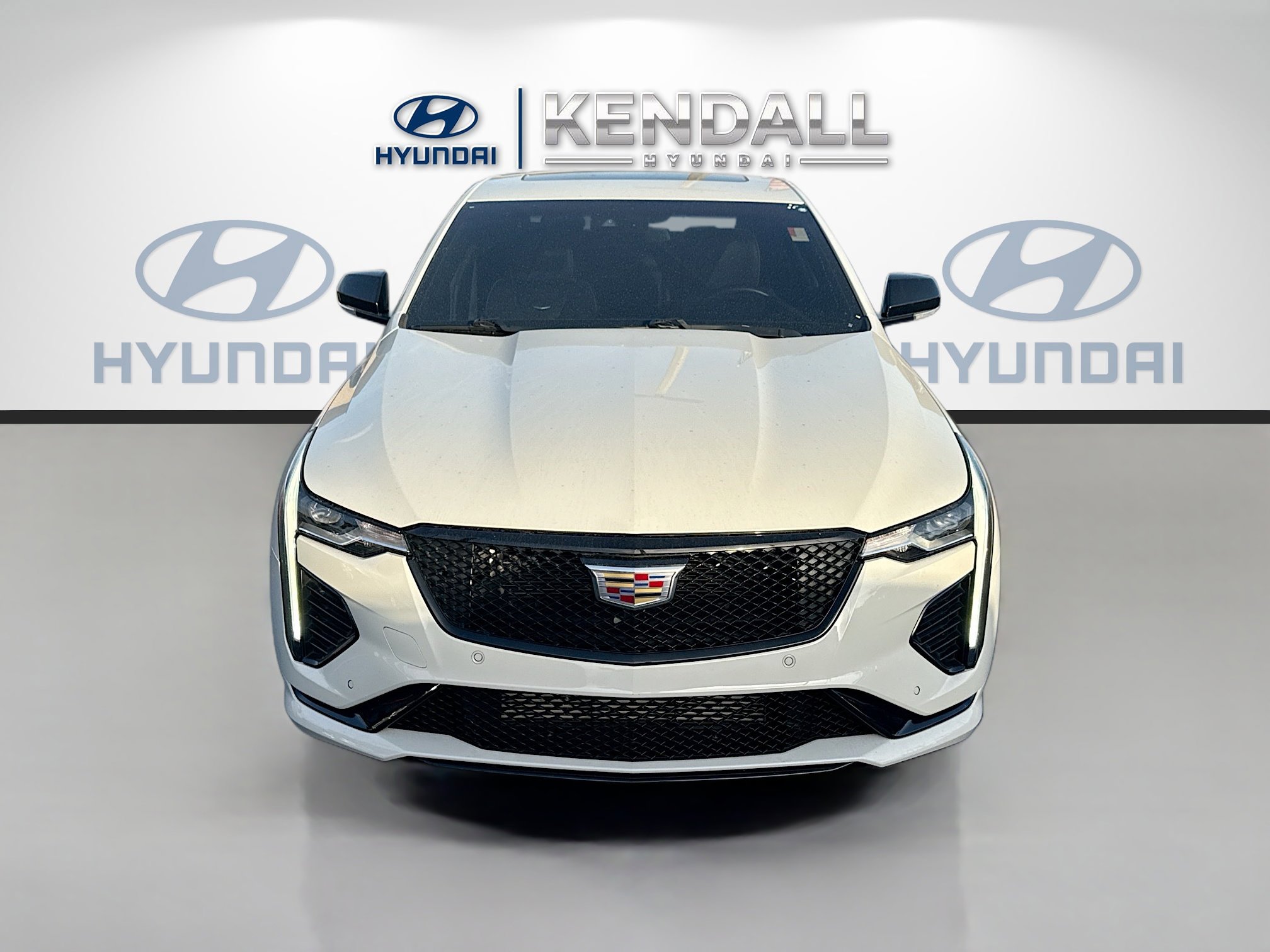 Used 2022 Cadillac CT4 V w/ LPO, ONYX Package image 2