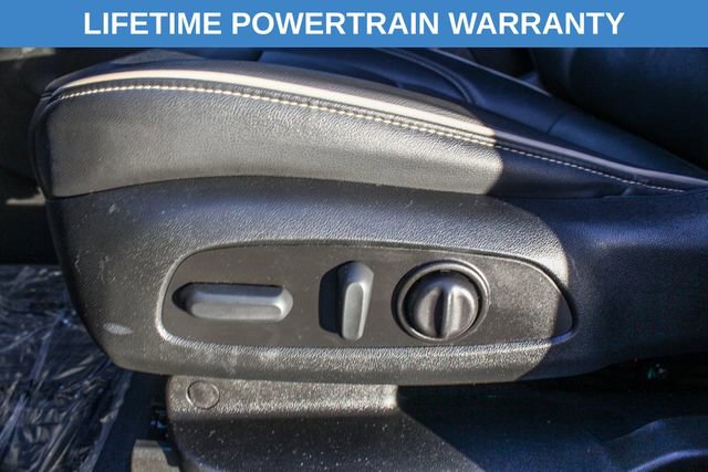 Used 2023 Chevrolet Traverse Premier w/ Redline Edition image 16