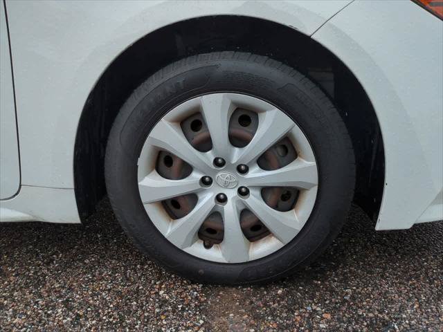 Certified 2022 Toyota Corolla LE FWD image 11