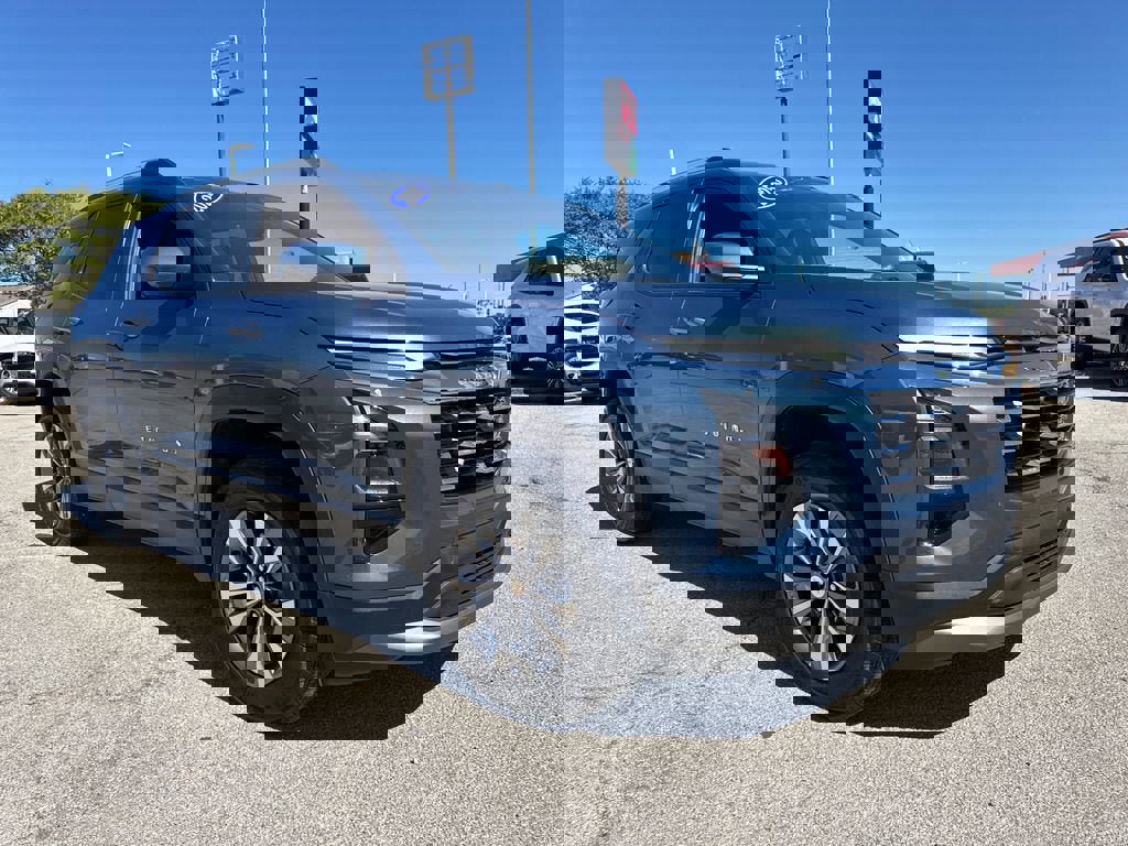 Used 2025 Chevrolet Equinox LT w/ Convenience Package II FWD image 8