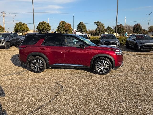 Used 2022 Nissan Pathfinder Platinum w/ Cargo Package image 17