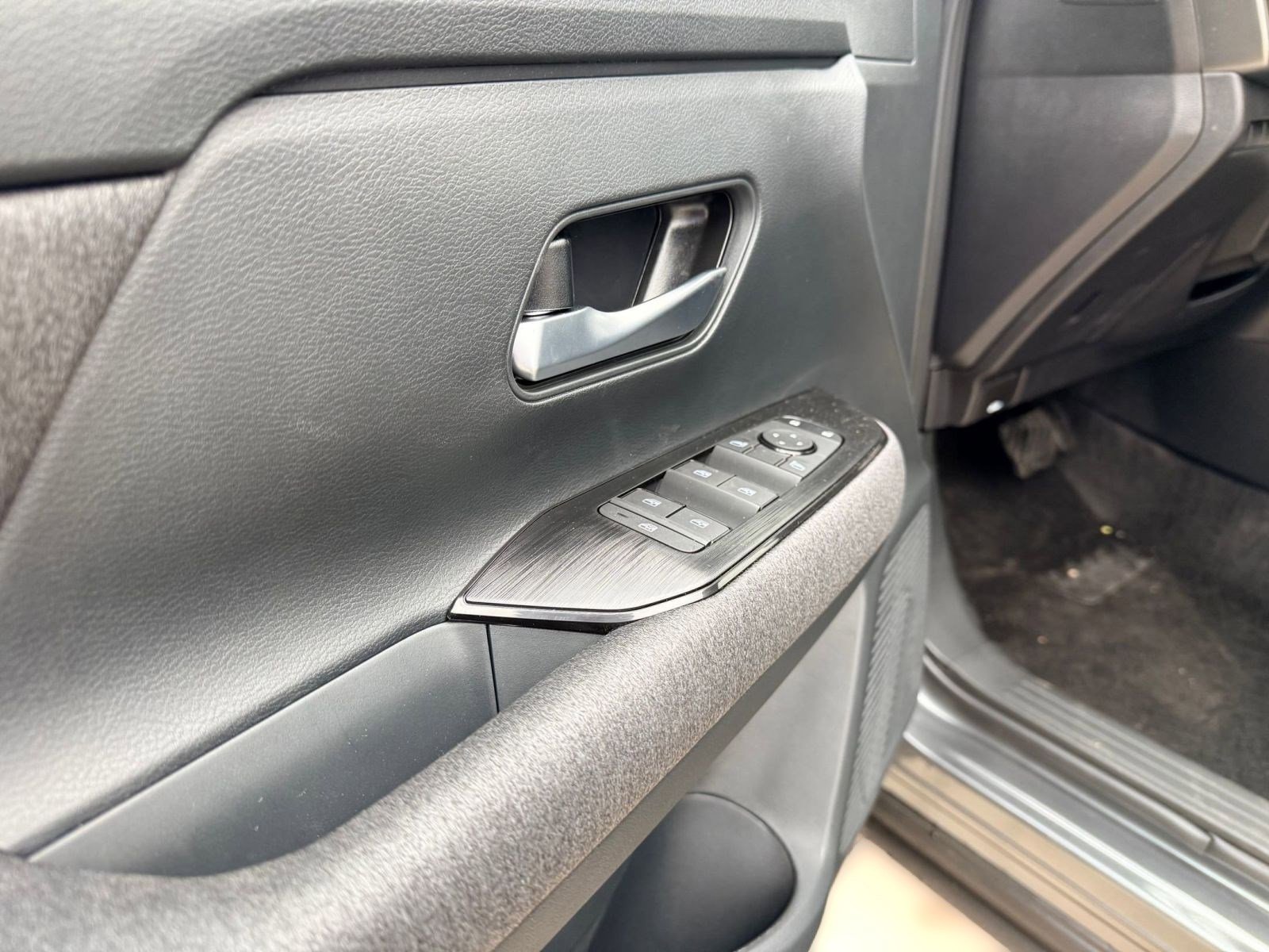 New 2026 Nissan Kicks SV w/ Charging Package image 19