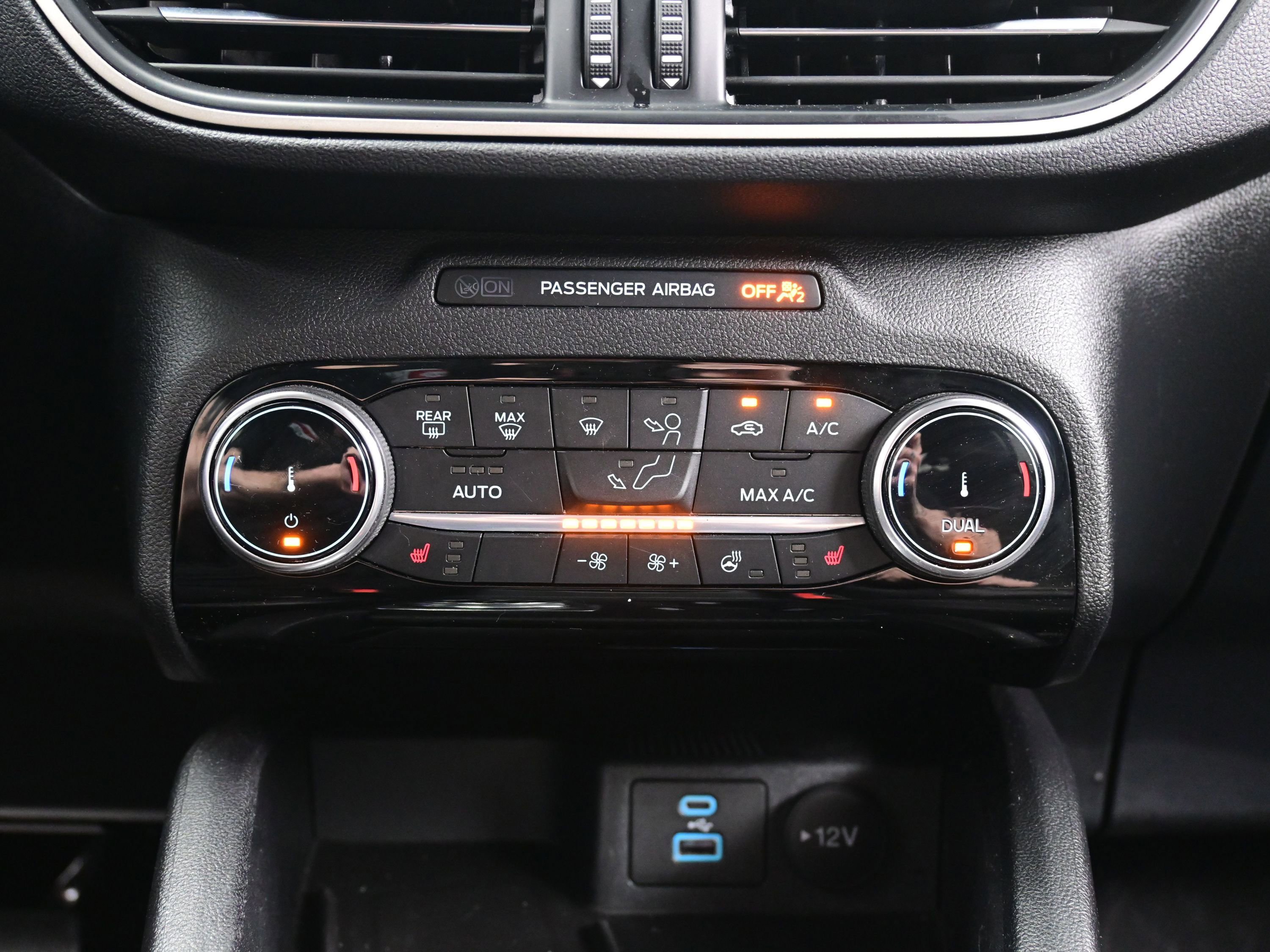 Used 2022 Ford Escape SEL w/ Technology Package image 22