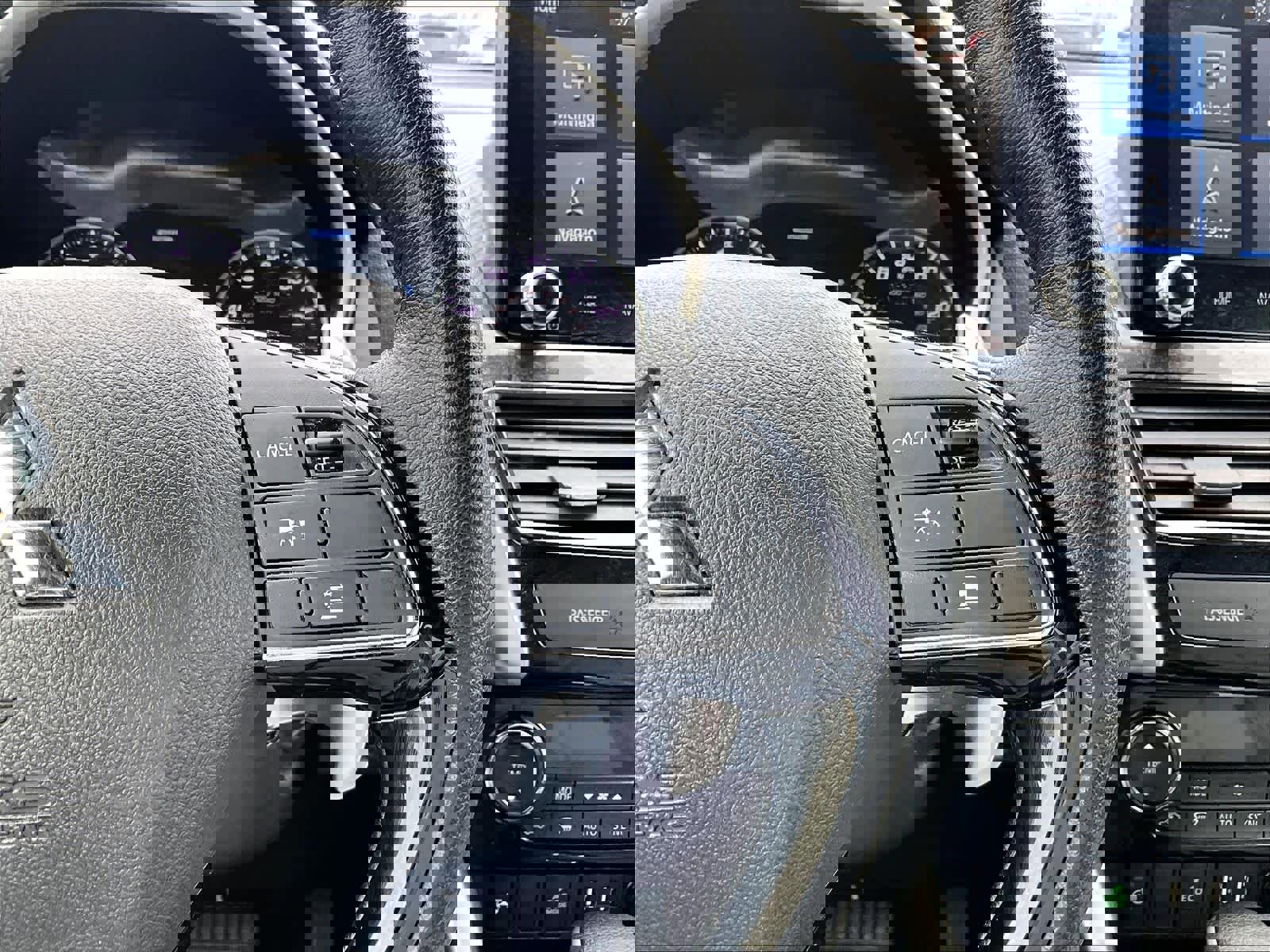 Used 2024 Mitsubishi Eclipse Cross SEL image 24