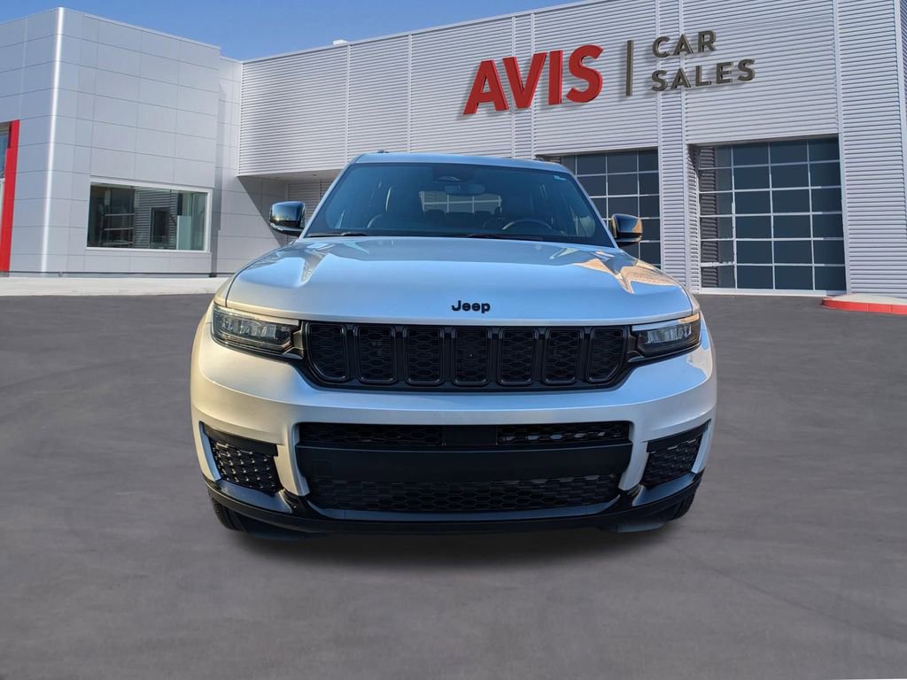 Used 2024 Jeep Grand Cherokee L Laredo image 2