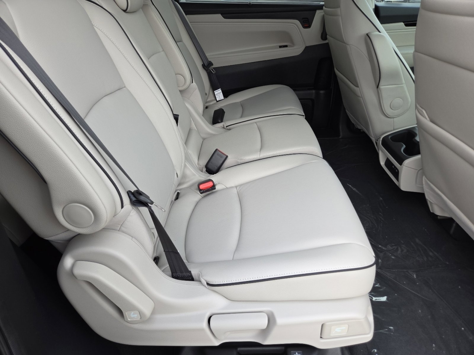 New 2026 Honda Odyssey Touring image 21