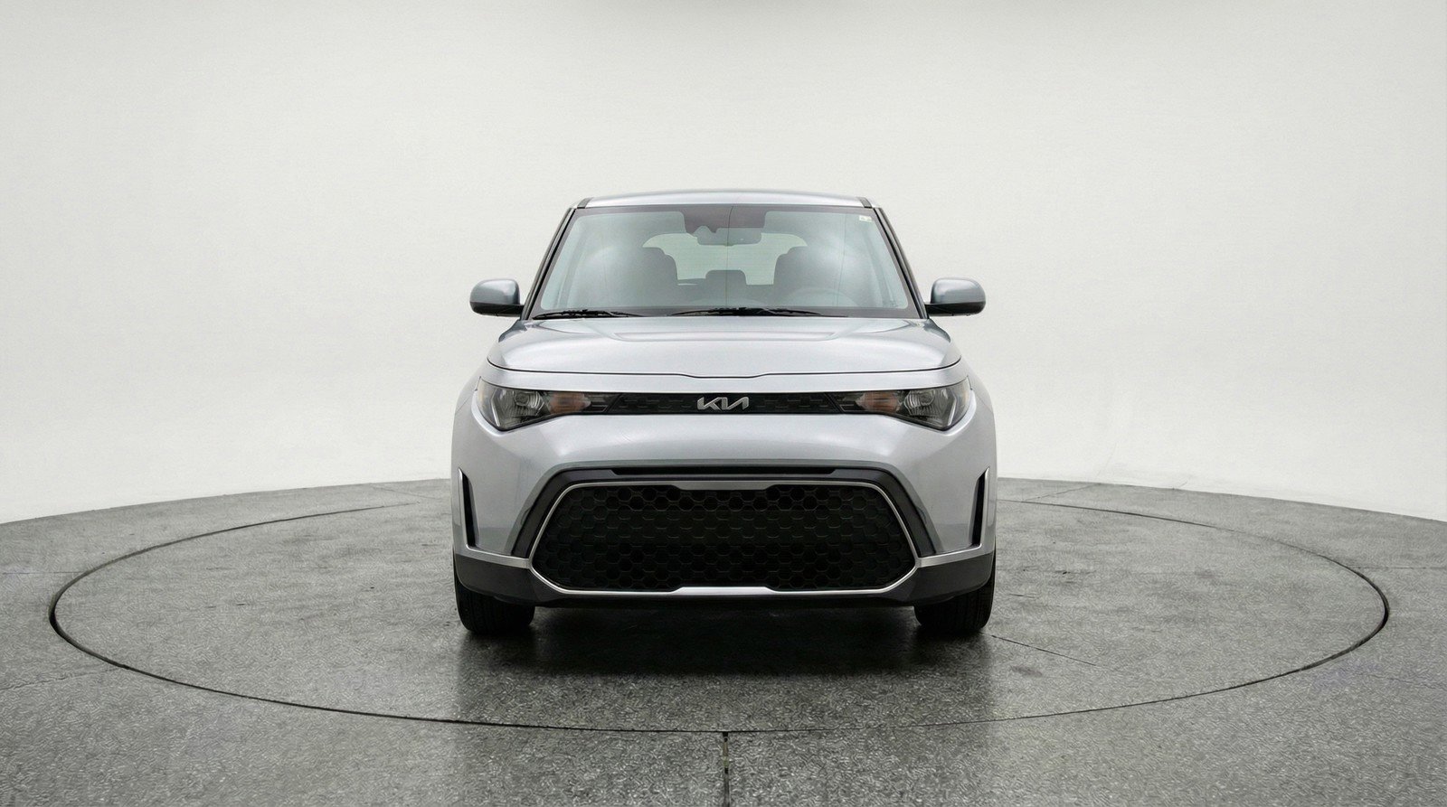 Used 2025 Kia Soul LX w/ LX Technology Package image 2