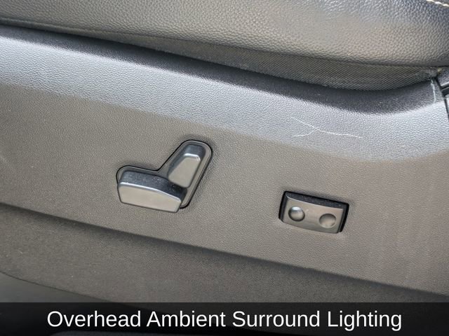 Used 2016 Chrysler Town & Country Touring-L FWD image 26