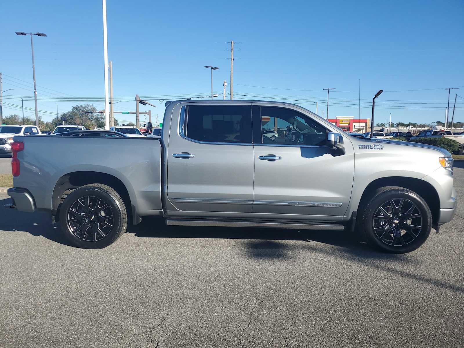 Certified 2023 Chevrolet Silverado 1500 High Country AWD/4WD image 7