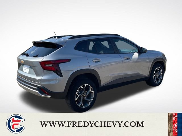 Used 2025 Chevrolet Trax LT FWD image 6
