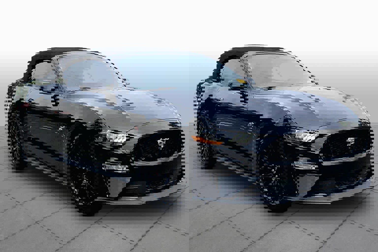 Used 2019 Ford Mustang GT Premium w/ GT Performance Package RWD image 3