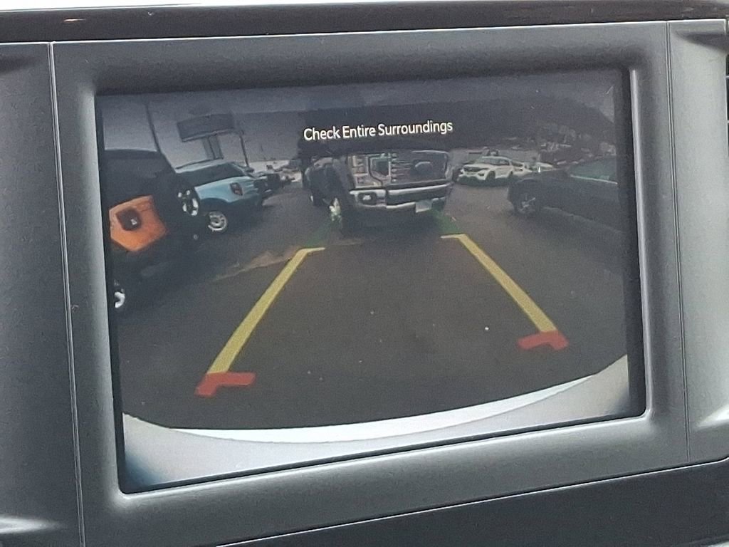 Used 2024 Chrysler Voyager LX image 19