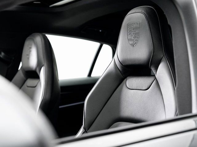 Certified 2025 Porsche Panamera 4 image 10
