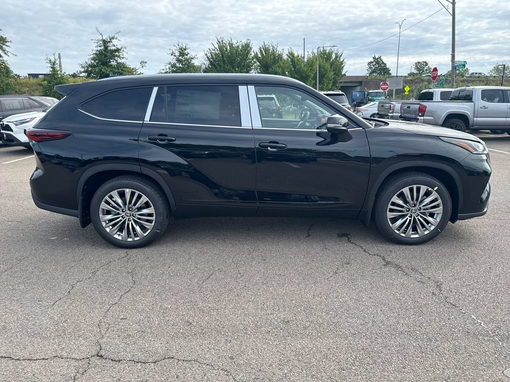 New 2026 Toyota Highlander Platinum AWD/4WD image 10