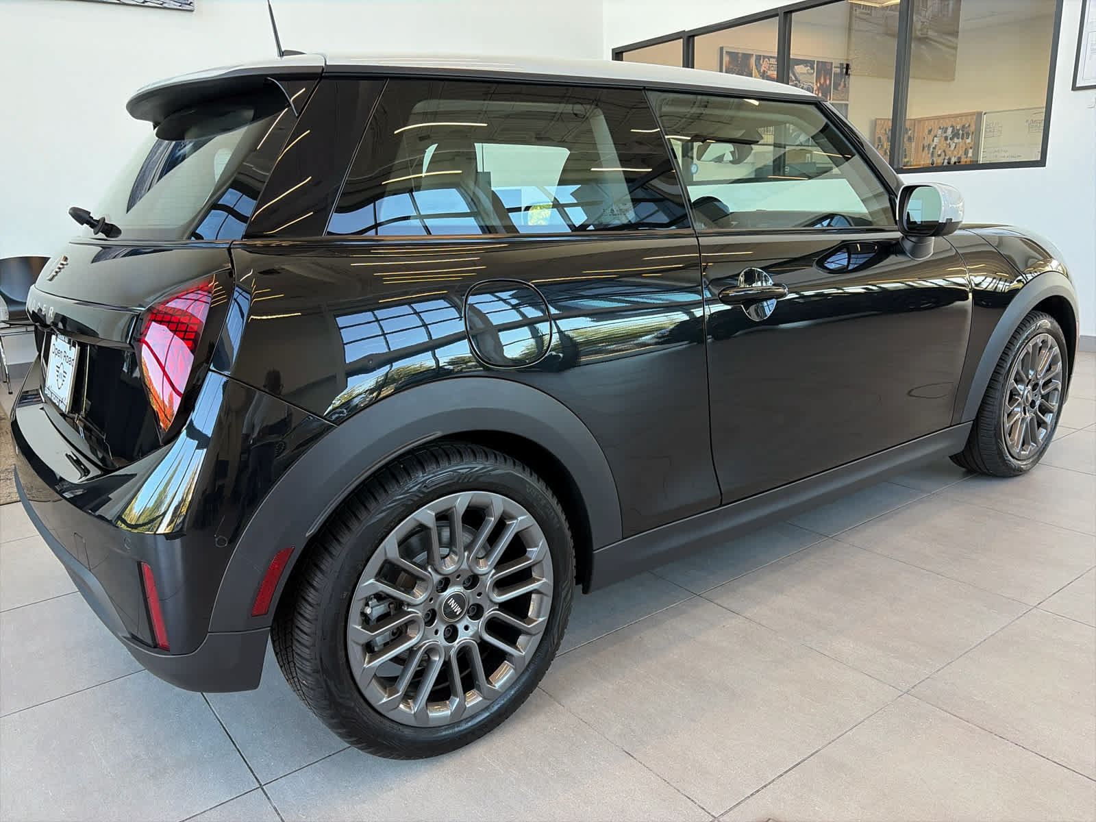 Used 2025 MINI Cooper 2-Door Hardtop FWD image 7
