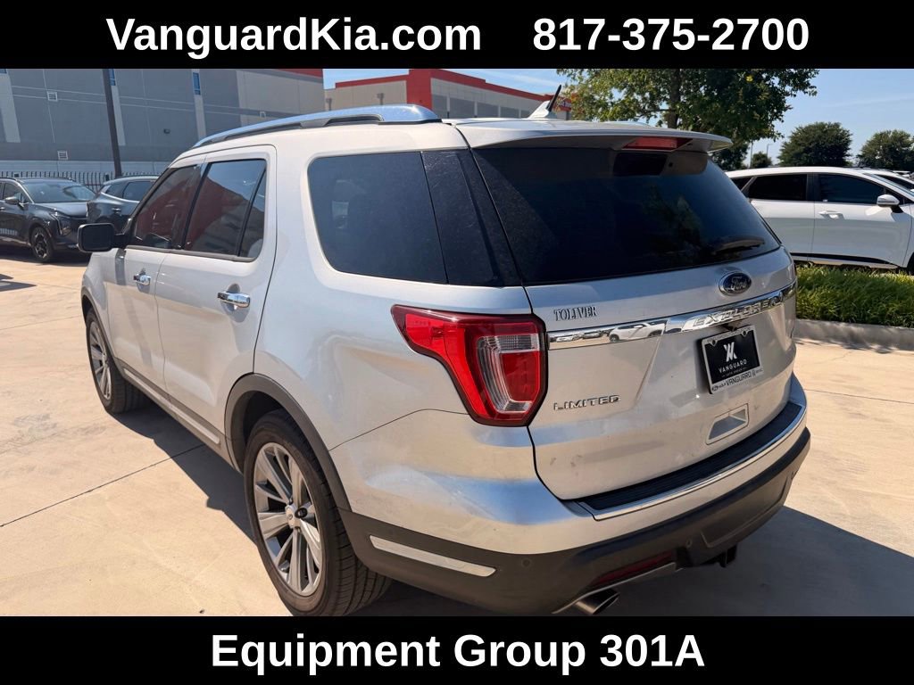 Used 2018 Ford Explorer Limited w/ Equipment Group 301A FWD image 2