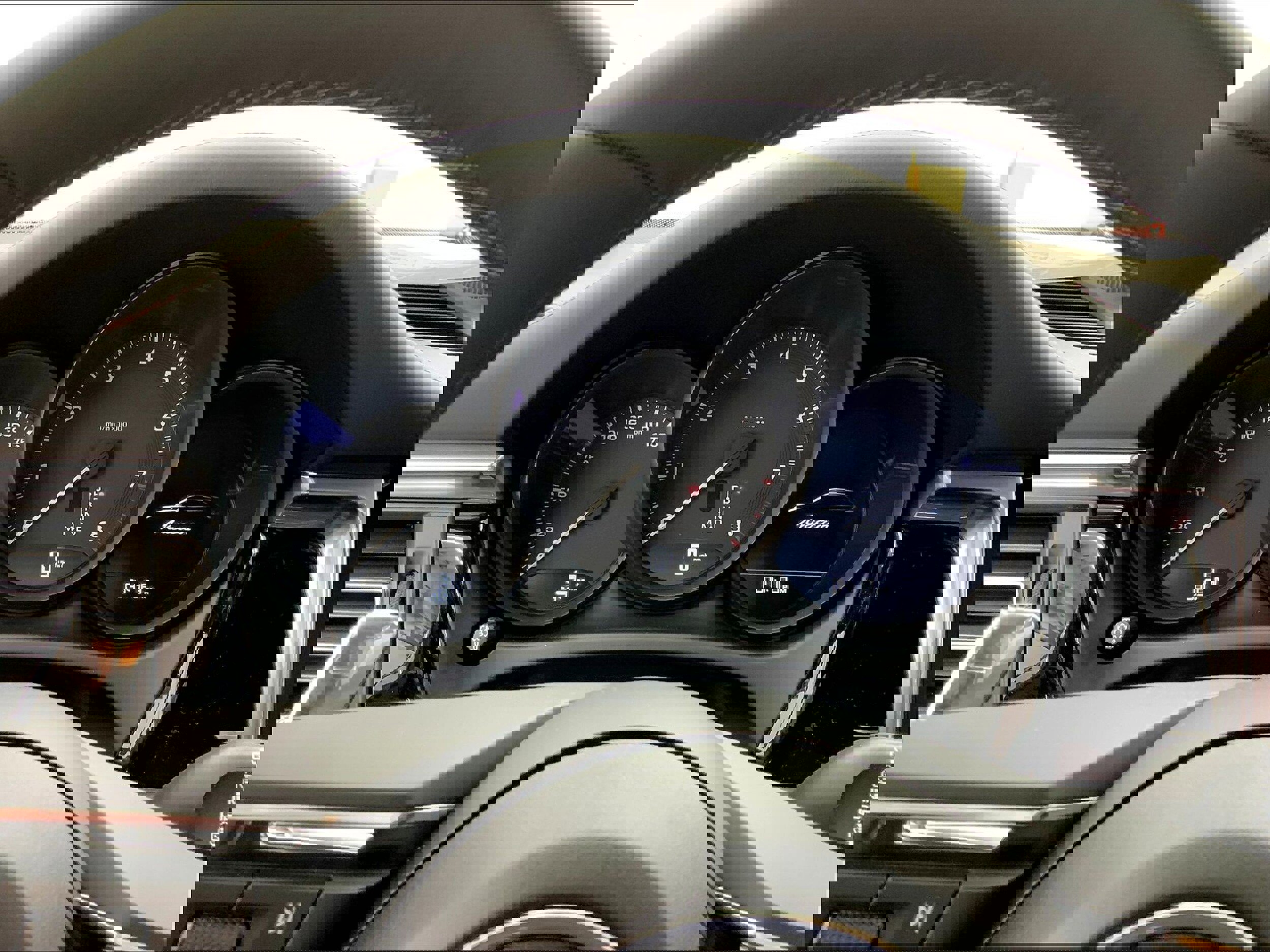 New 2025 Porsche Macan image 14