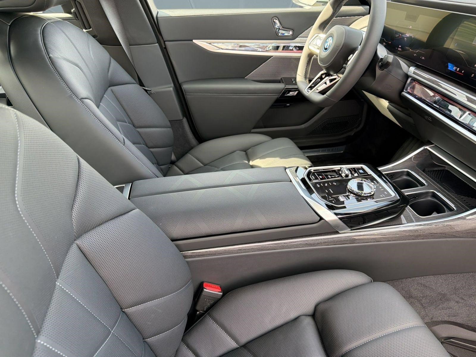 New 2026 BMW i7 xDrive60 AWD/4WD image 31