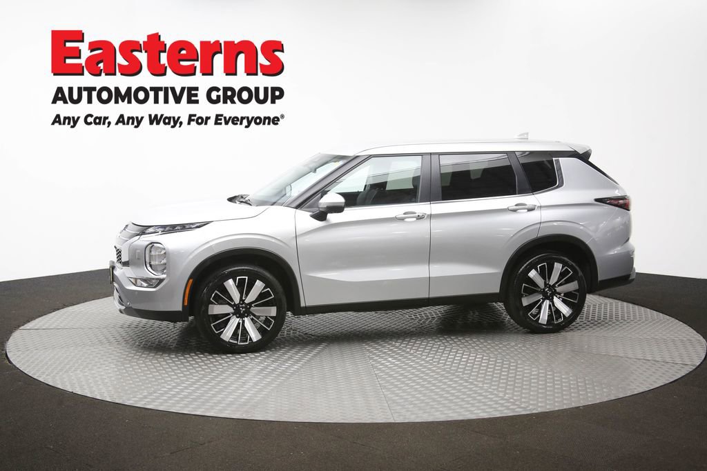 Used 2025 Mitsubishi Outlander SE AWD/4WD image 60