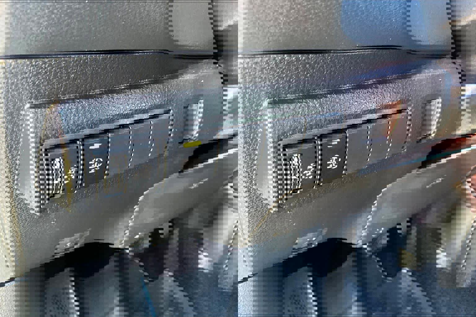 Used 2023 Toyota Corolla LE w/ Carpet Mat Package (TMS) image 32