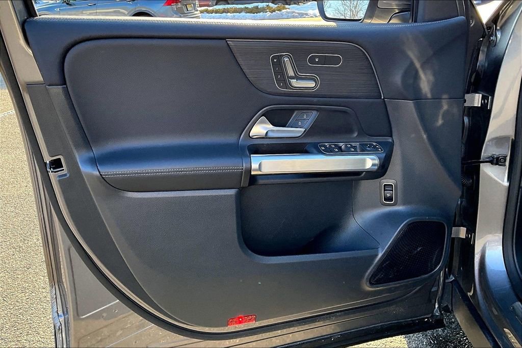 Used 2026 Mercedes-Benz GLB 250 4MATIC image 18