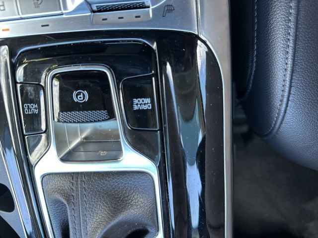 Used 2023 Kia Carnival SX Prestige FWD image 40
