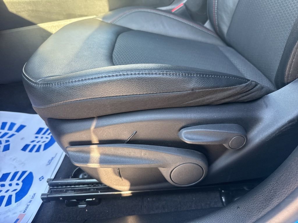 Used 2025 Jeep Compass Trailhawk image 12