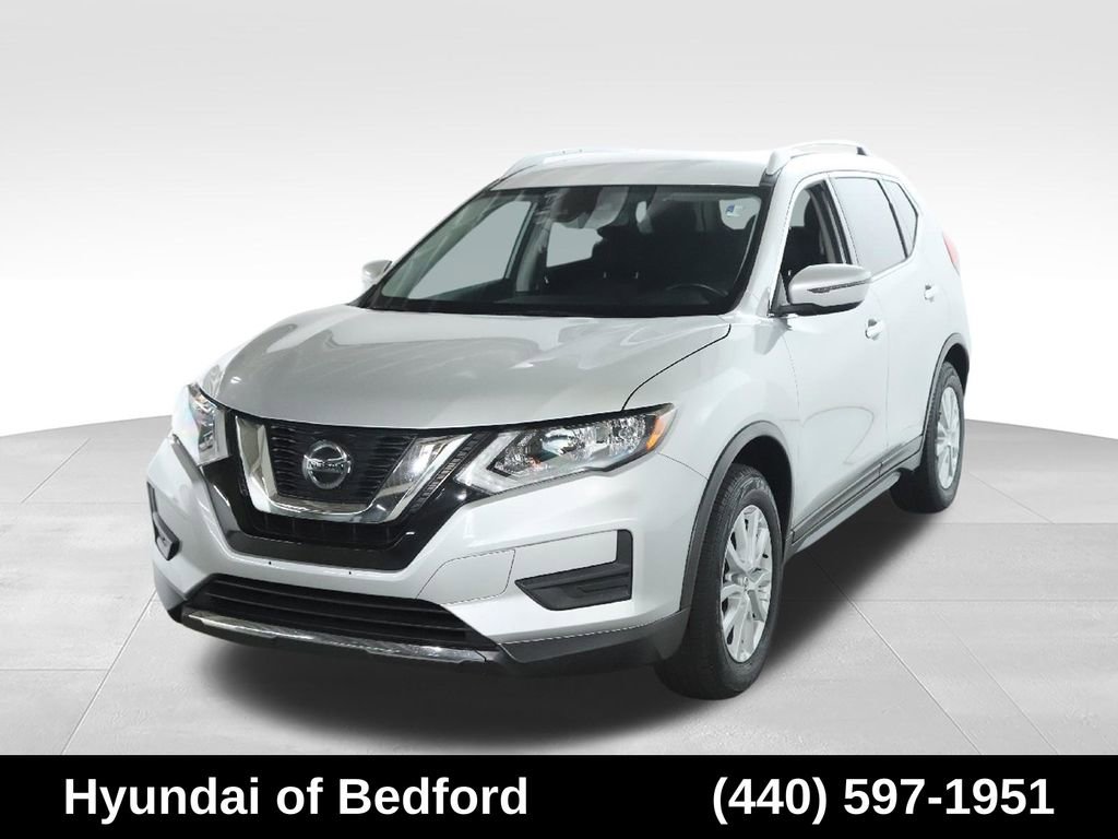 Used 2020 Nissan Rogue S w/ Special Edition Package FWD image 3