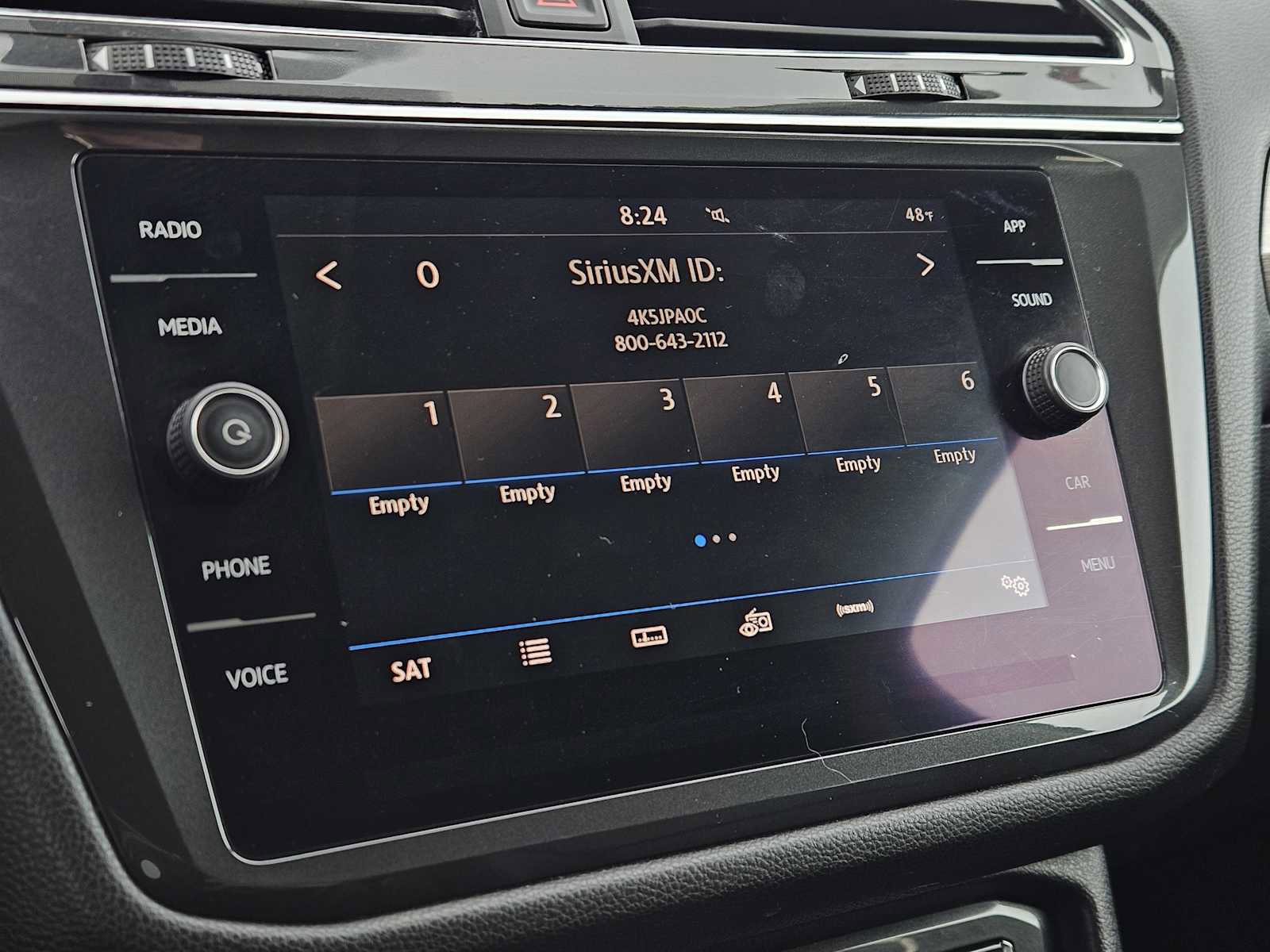 Used 2018 Volkswagen Tiguan SE FWD image 17