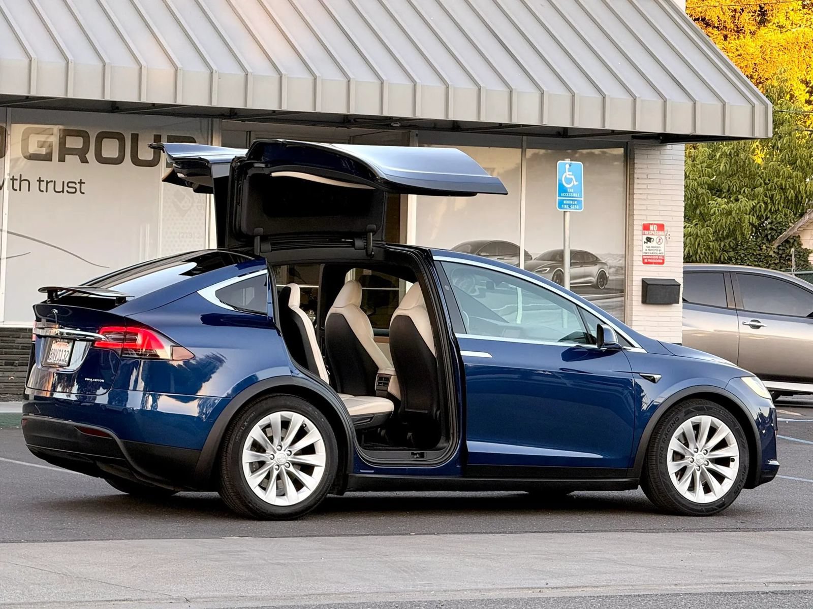 Used 2020 Tesla Model X Long Range AWD/4WD image 8