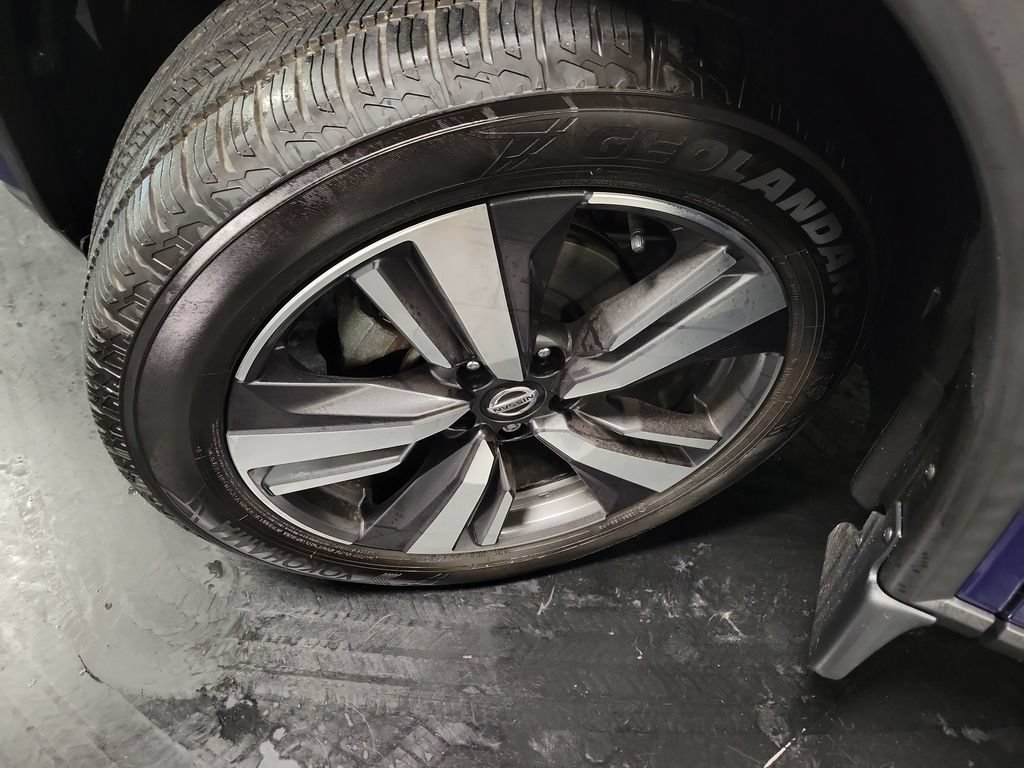 Used 2021 Nissan Rogue Platinum AWD/4WD image 13