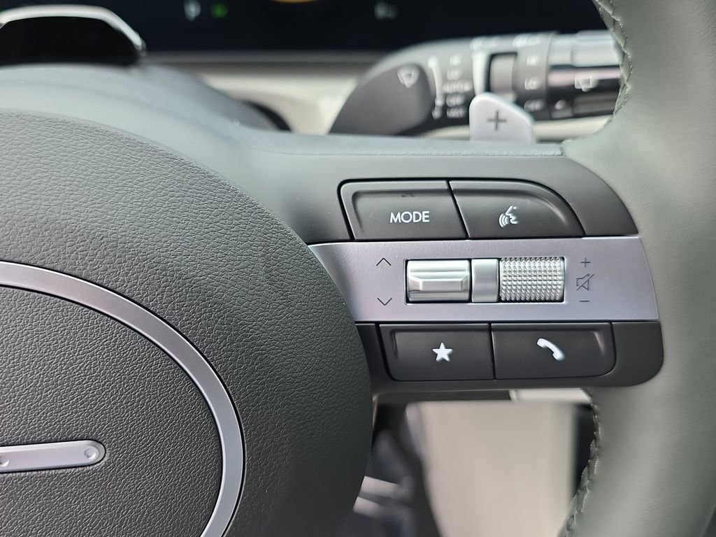 New 2025 Hyundai Tucson Limited image 27