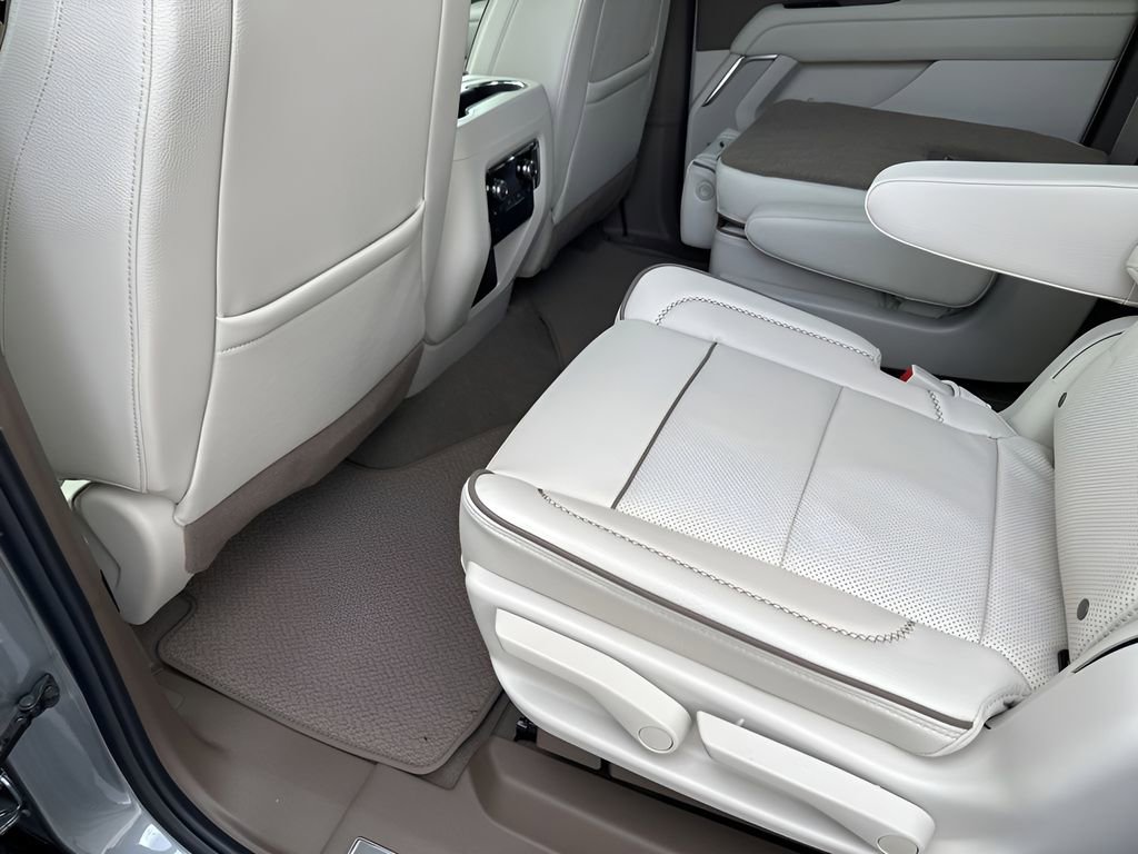 New 2026 GMC Yukon XL Denali w/ Sun & Power Step Package AWD/4WD image 25
