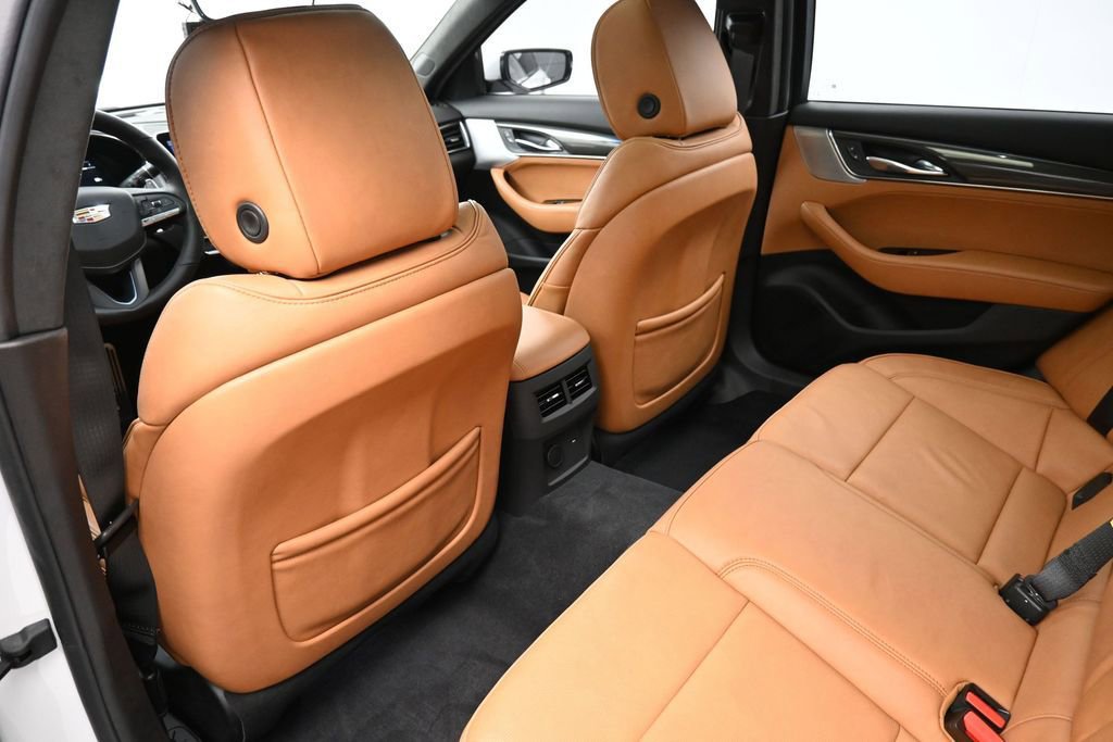 Used 2022 Cadillac CT5 V w/ Platinum Package RWD image 8