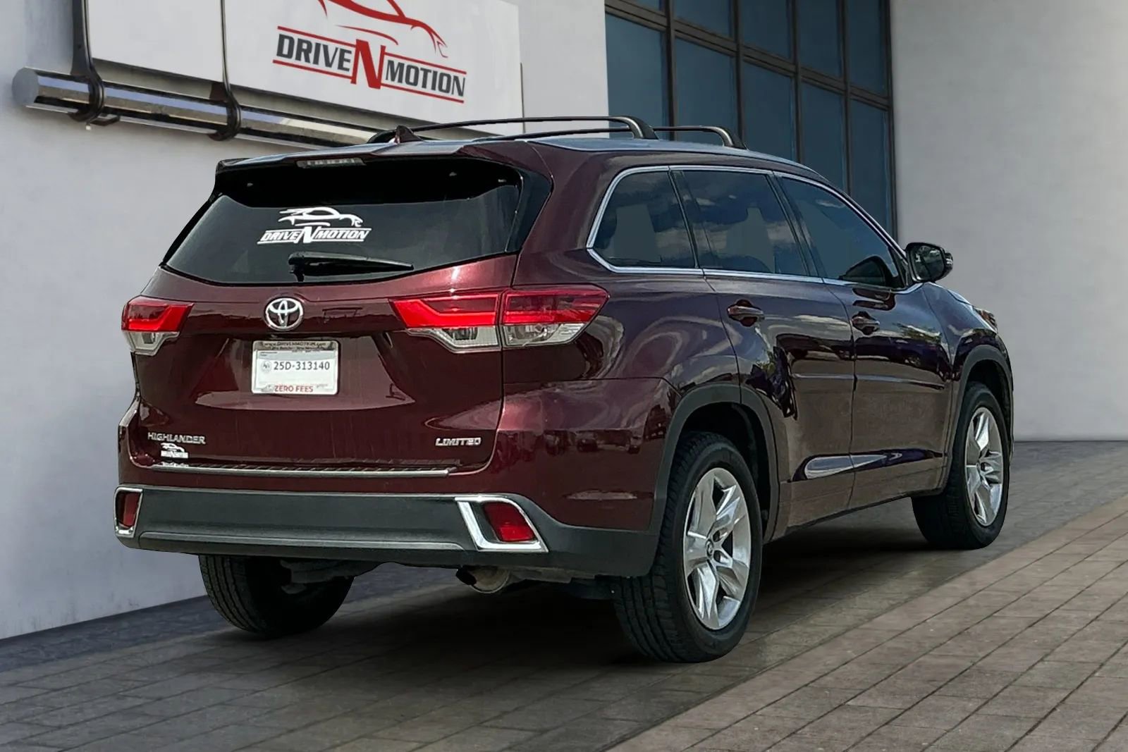 Used 2018 Toyota Highlander Limited image 4