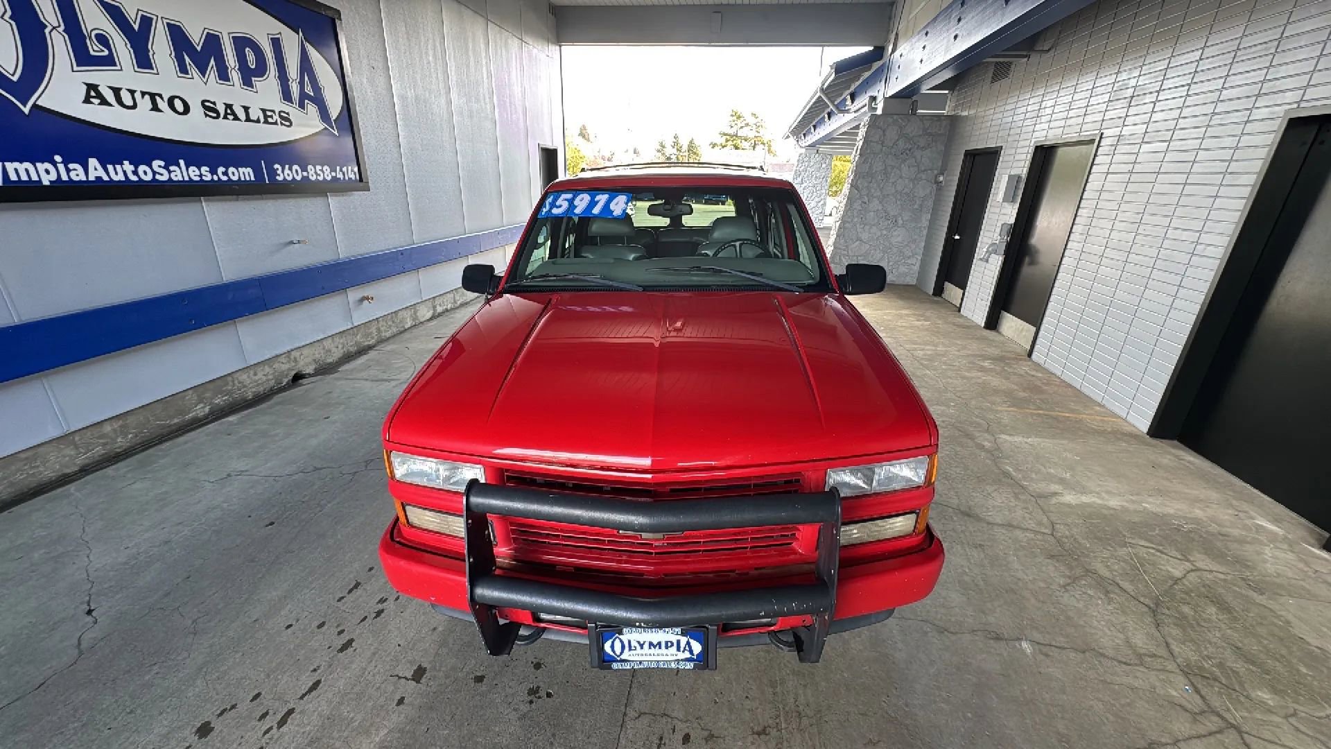 Used 2000 Chevrolet Tahoe Z71 w/ Comfort & Security Pkg AWD/4WD image 2