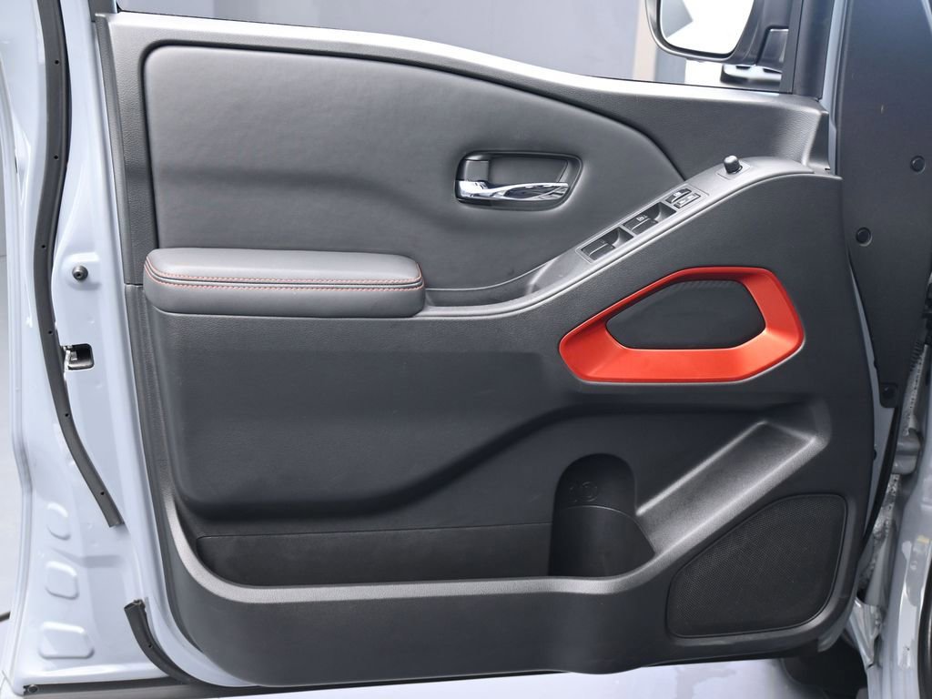 Used 2022 Nissan Frontier Pro-X image 27