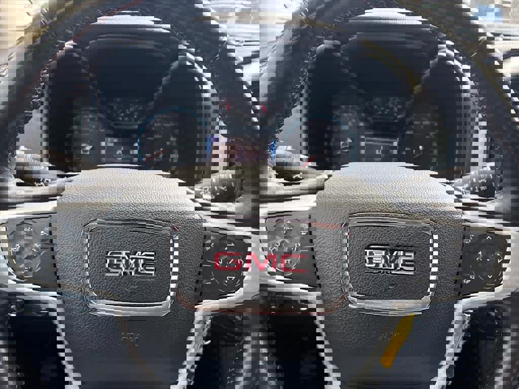 Used 2018 GMC Canyon SLT w/ Driver Alert Package image 17