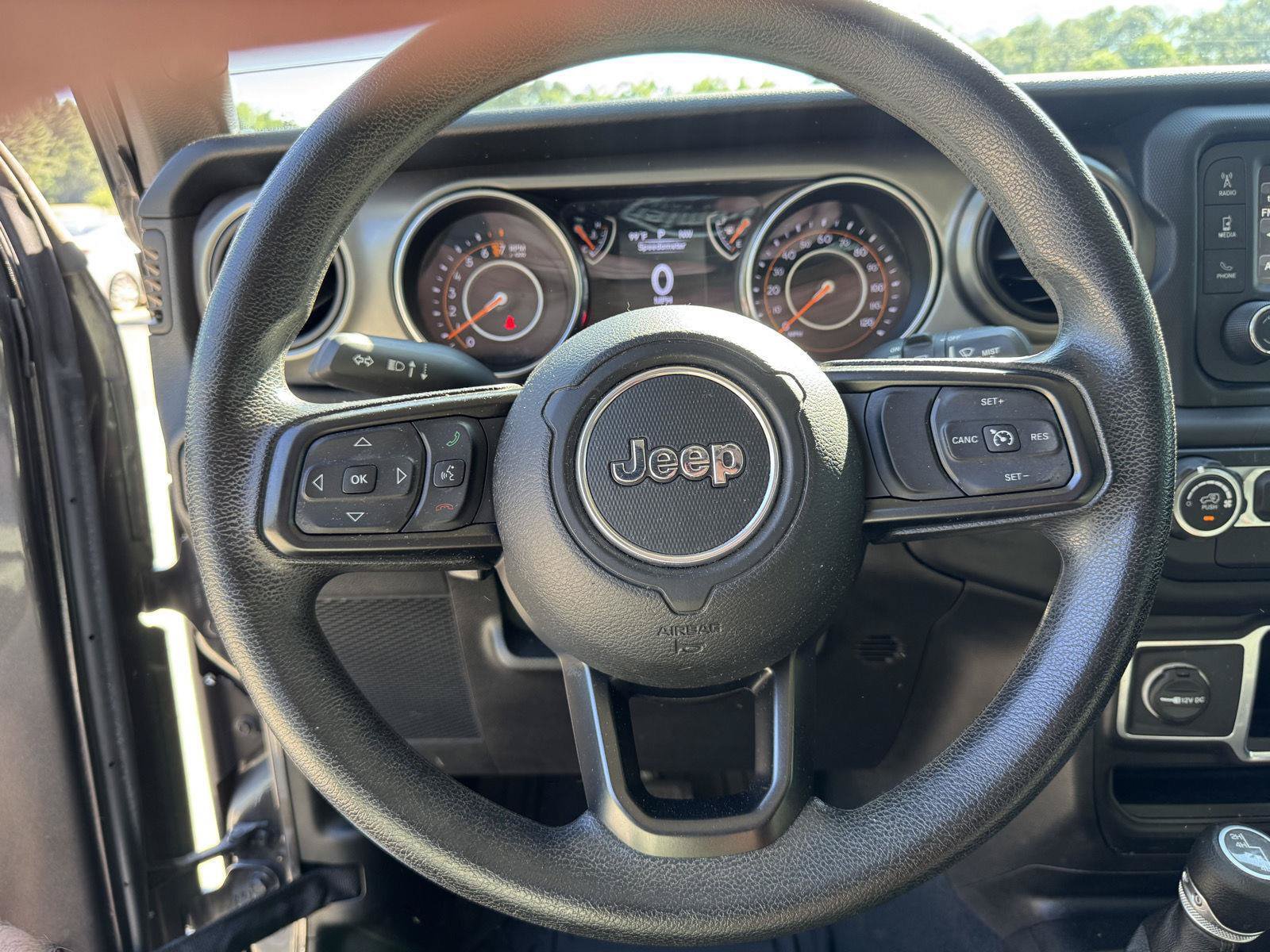 Used 2018 Jeep Wrangler Unlimited Sport AWD/4WD image 3