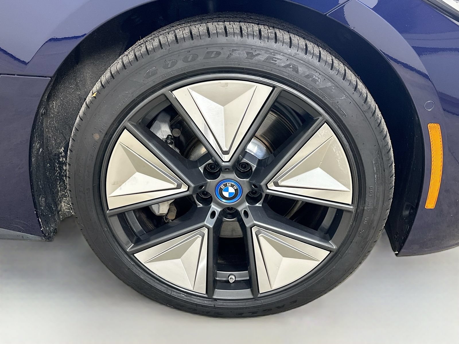 Used 2023 BMW i4 eDrive35 w/ Premium Package RWD image 10