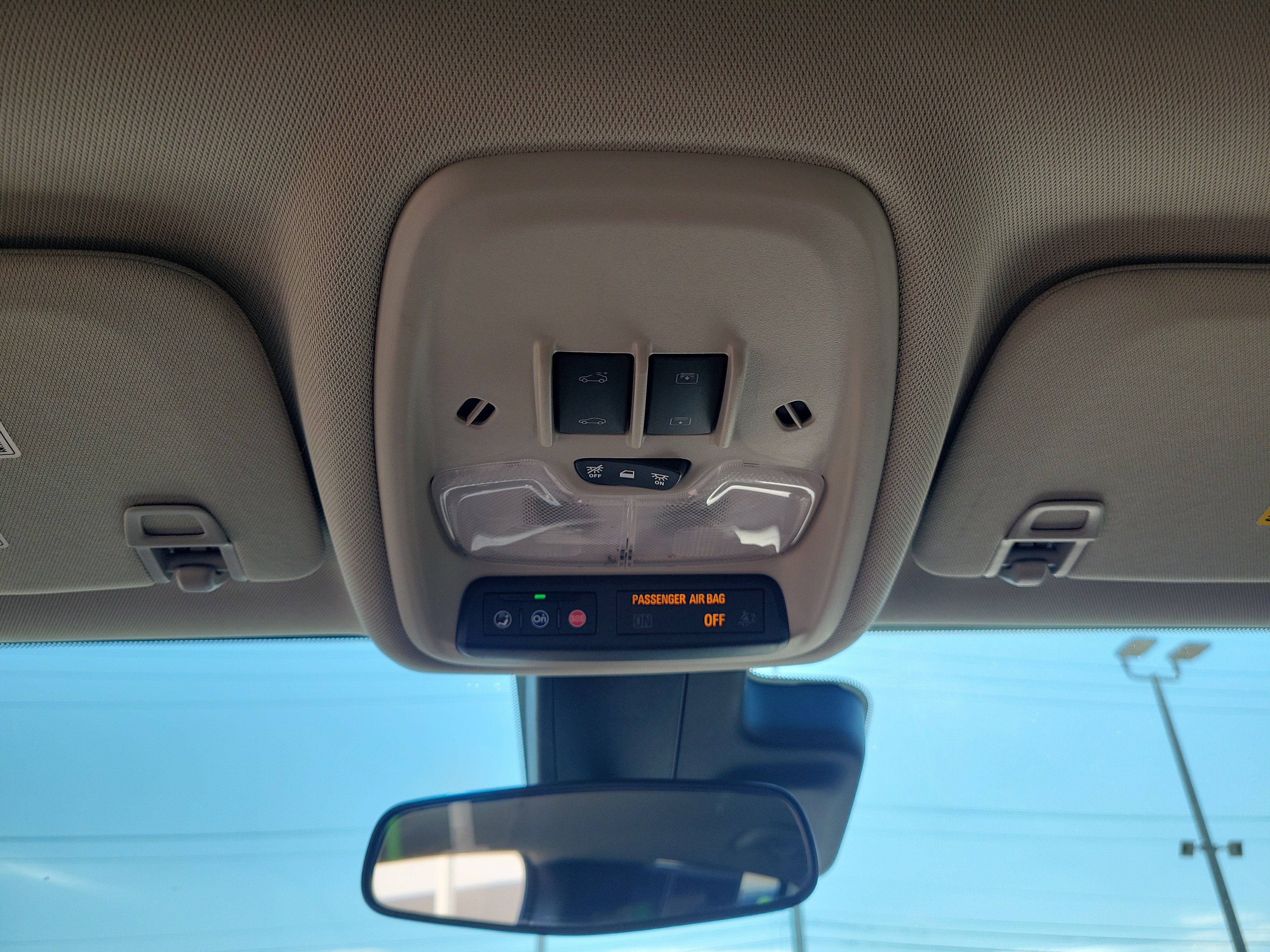 Used 2021 Buick Encore GX Select w/ Advanced Technology Package FWD image 31