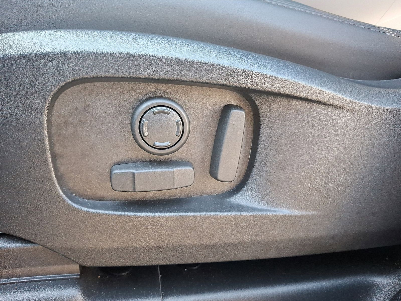 Certified 2026 Land Rover Defender 110 S image 4