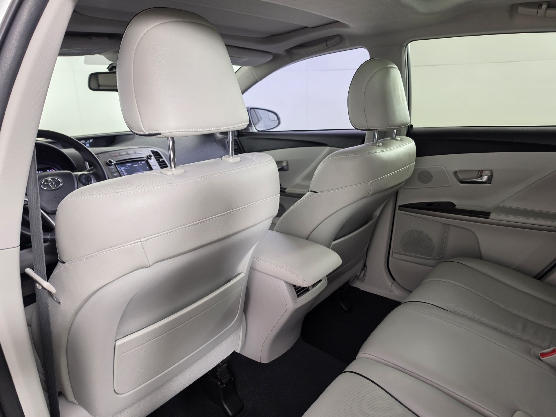 Used 2015 Toyota Venza XLE w/ XLE Premium Package FWD image 25