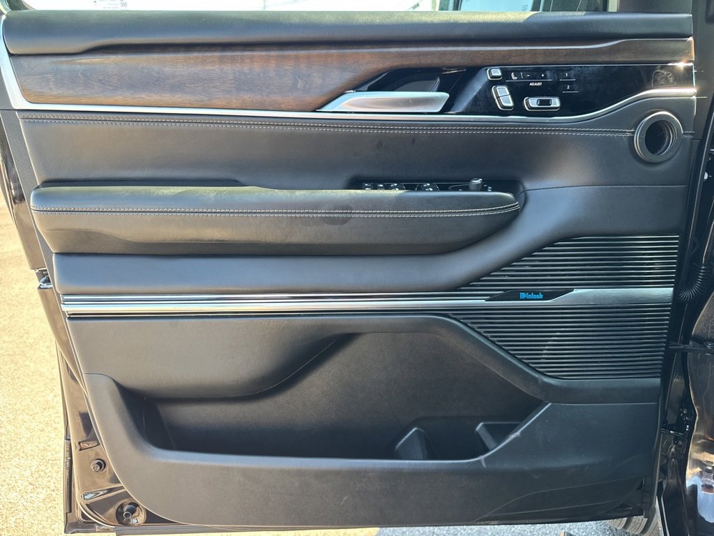 Used 2023 Jeep Grand Wagoneer L Series II image 42