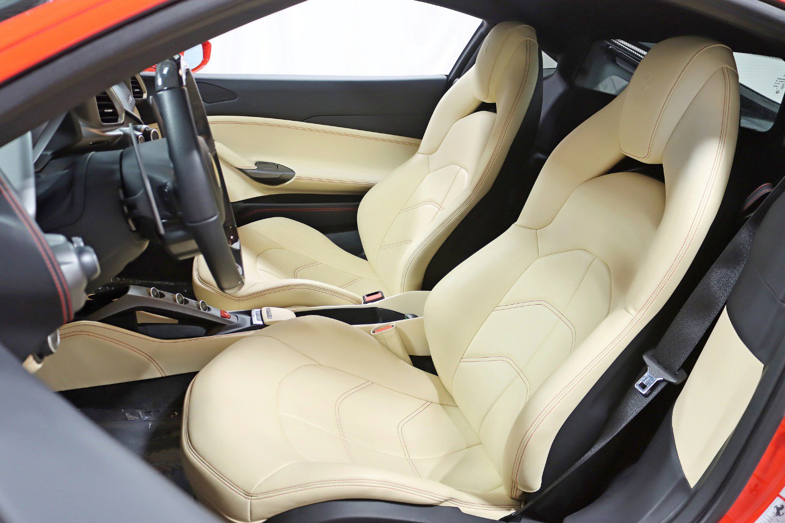 Used 2018 Ferrari 488 GTB image 28