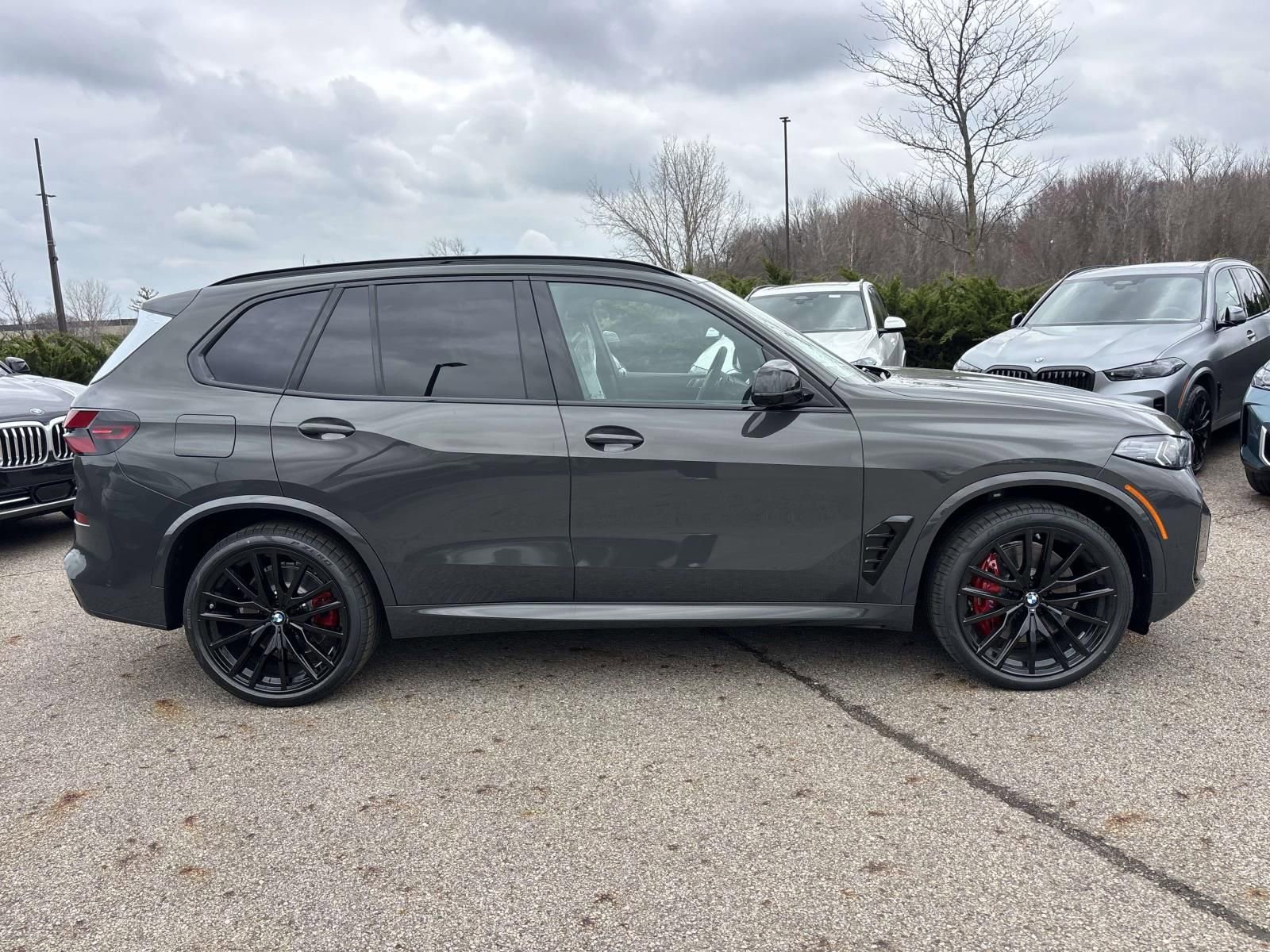 New 2026 BMW X5 M60i image 4