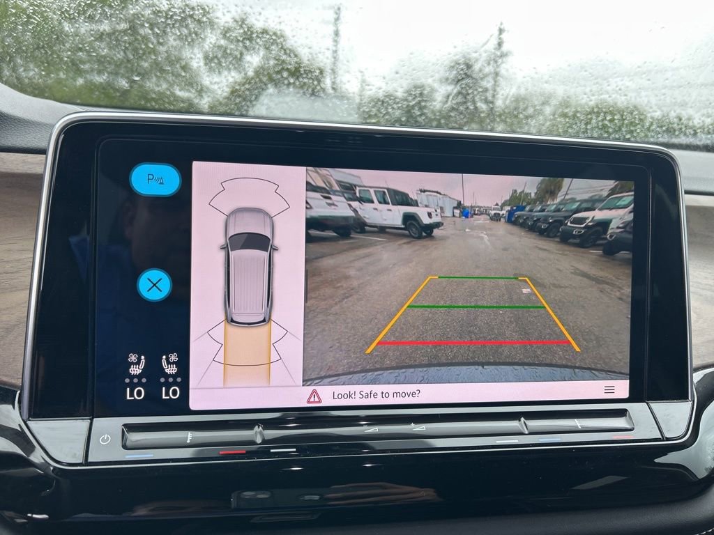 Used 2024 Volkswagen Atlas SE image 13