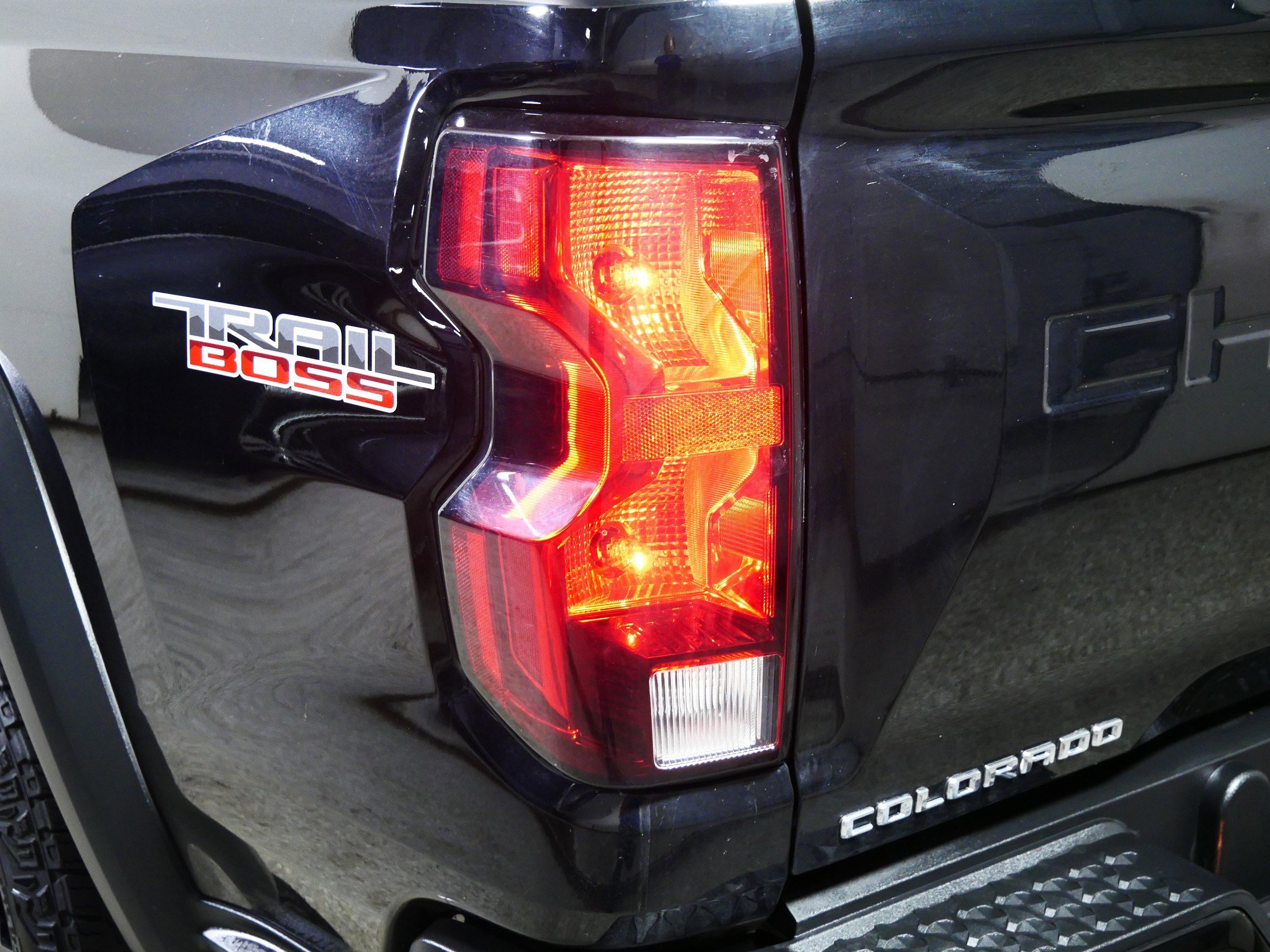 Used 2023 Chevrolet Colorado Trail Boss image 17