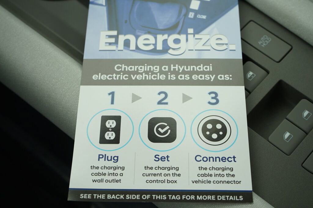 Used 2025 Hyundai Ioniq 6 SEL RWD image 14